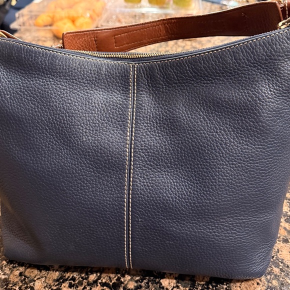 Dooney and Bourke Bag - Picture 2 of 4